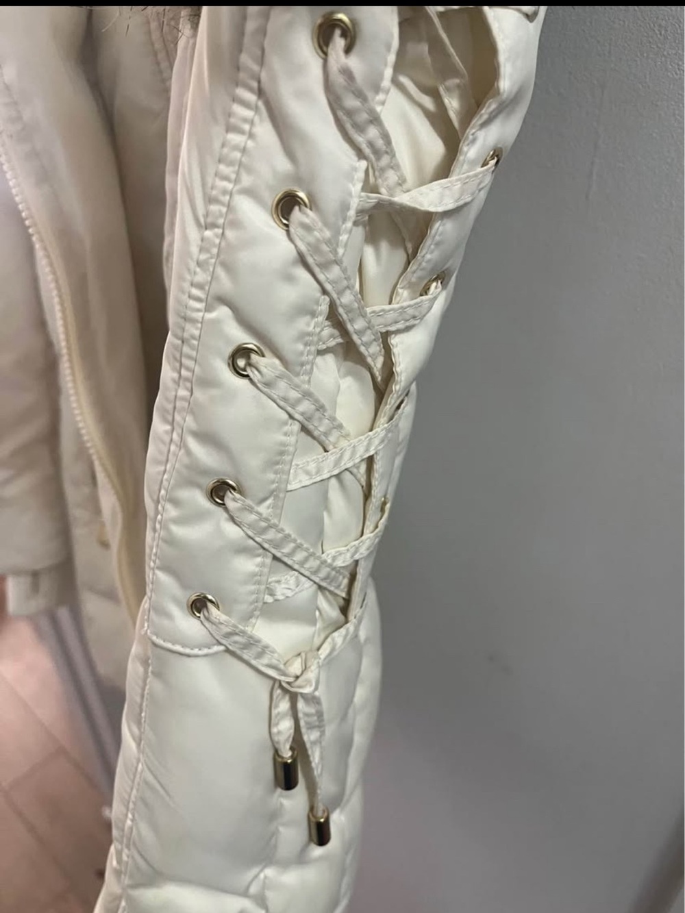 Betsey Johnson White Faux-Fur Trim Puffer Coat - Picture 3 of 8